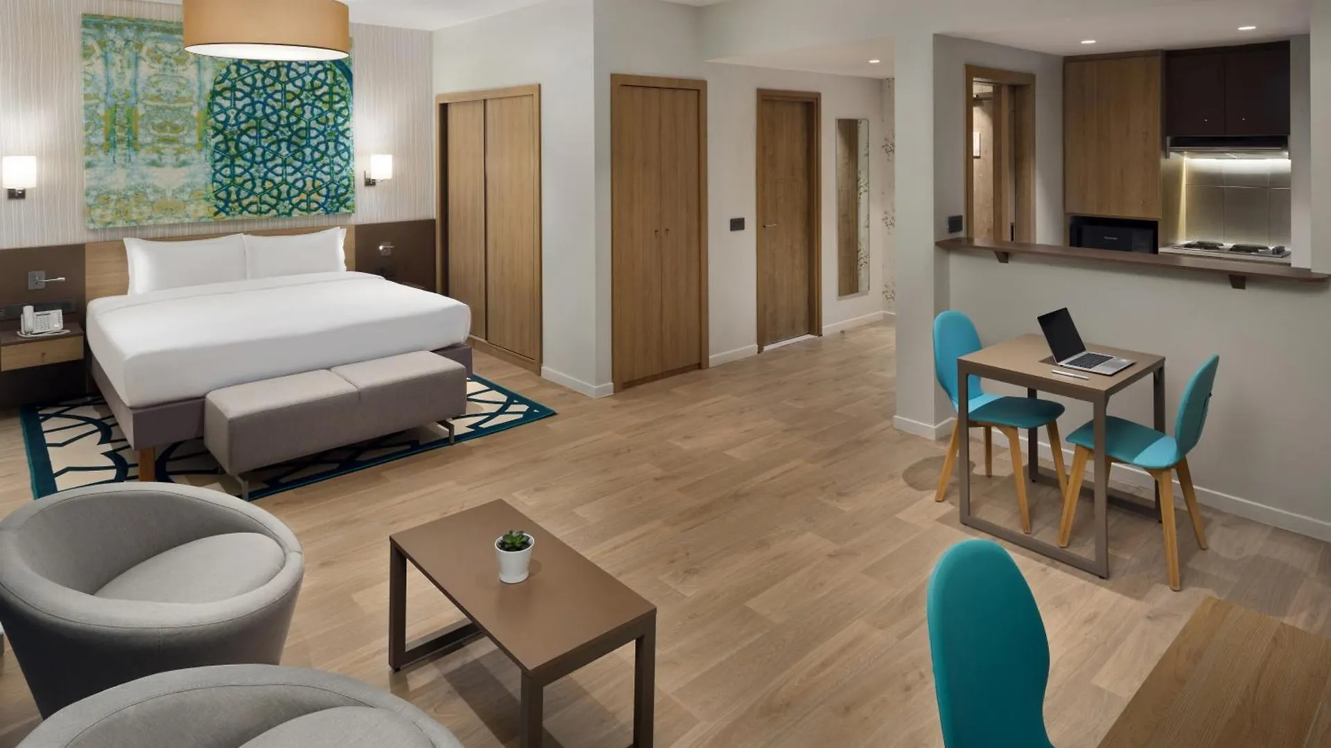 Ibis Jeddah City Center 3*,